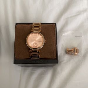 Stunning Michael Kors Gold watch, rose gold face